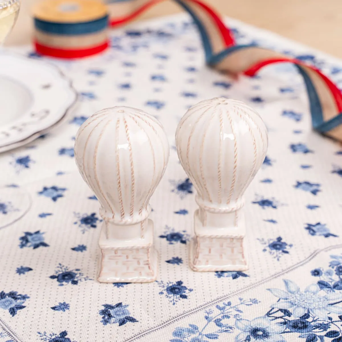 L'Amour Toujours Hot Air Balloon Salt and Pepper Set/2
